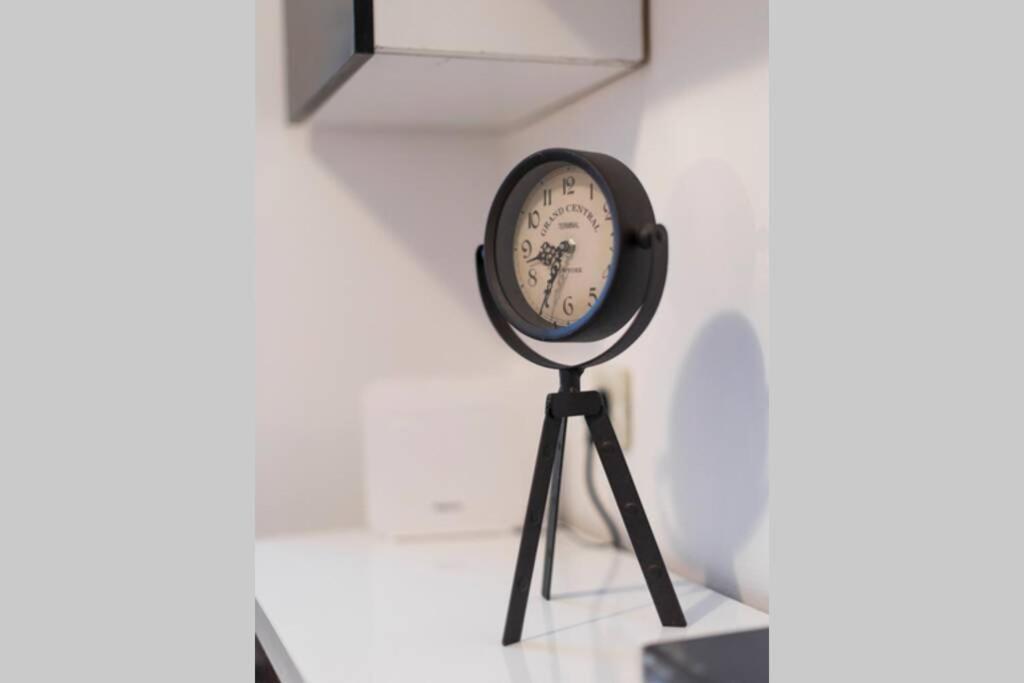 11 Steps From The Center, Lovely Studio Appartamento Tirana