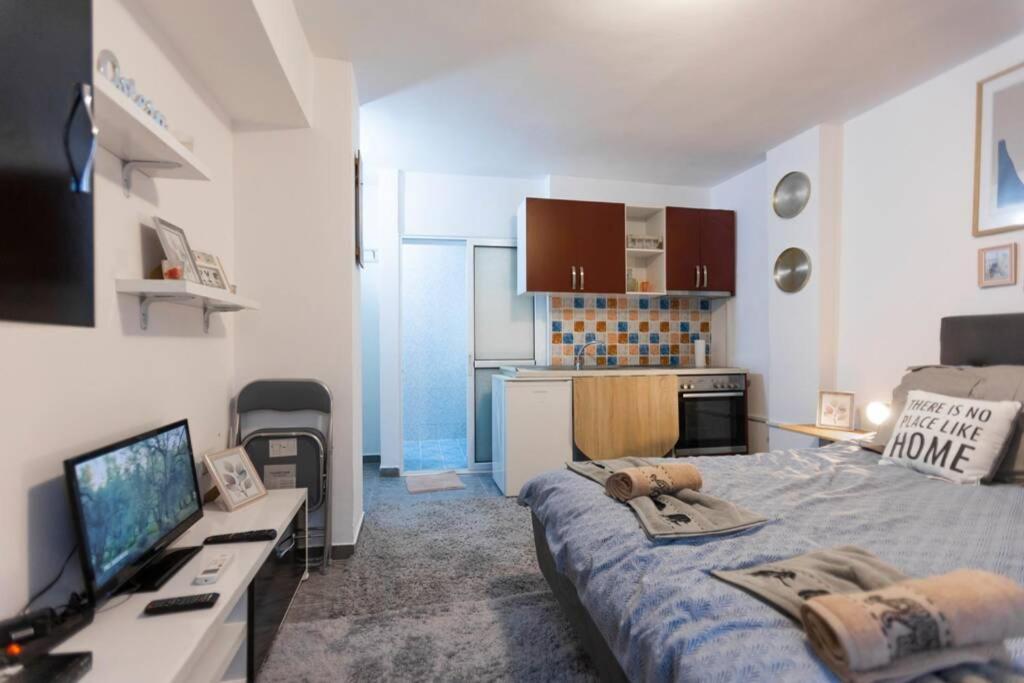 11 Steps From The Center, Lovely Studio Appartamento *
